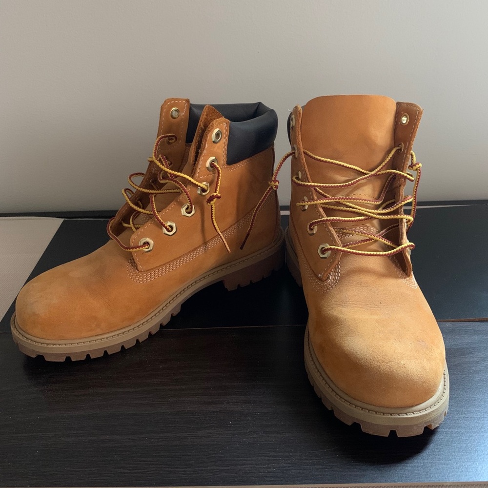 Timberland boots. Fits women’s size 7-7 1/2